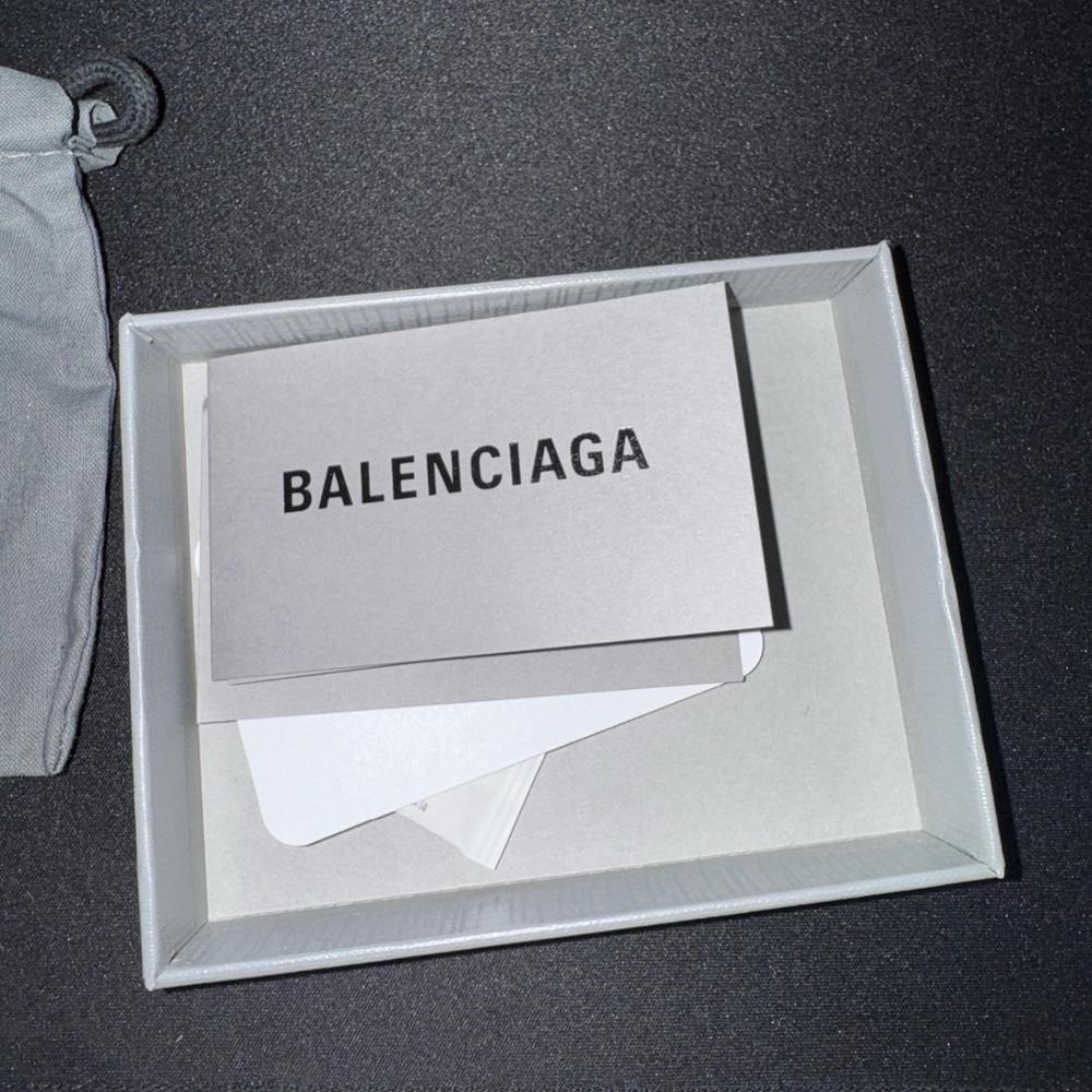 BALENCIAGA WOMEN'S CASH CARD HOLDER IN BLACK - Picture 6 of 6